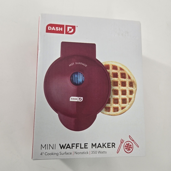 Dash Red Mini Waffle Maker NEW - Picture 2 of 6